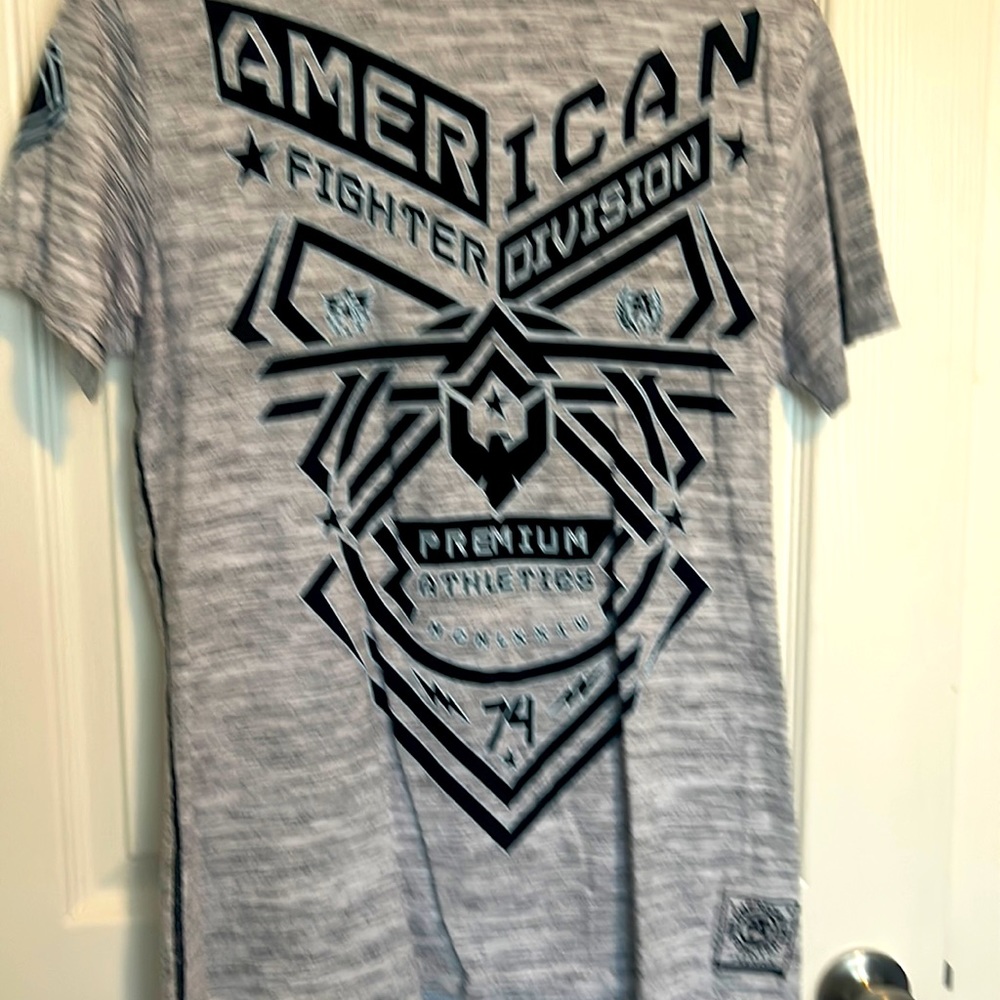Short sleeve tee perfect condition graphics on both sides